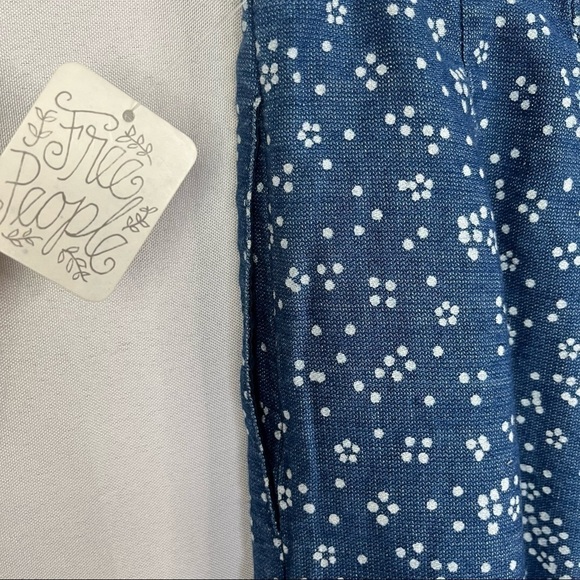 NEW Free People Blue & White Dot & Floral Printed Wide Leg High Rise Jean Pants - Picture 4 of 7